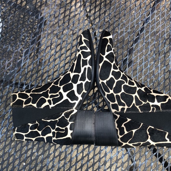 Urban Outfitters Giraffe Print Pony Hair Pola Chelsea Boot size 6 - Picture 4 of 9